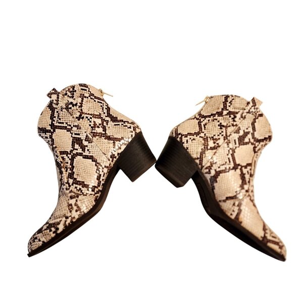 Style & Co. Mykenna Snake Print Ankle Booties Western Cowgirl Zip Closure Sz. 7. - Picture 3 of 10